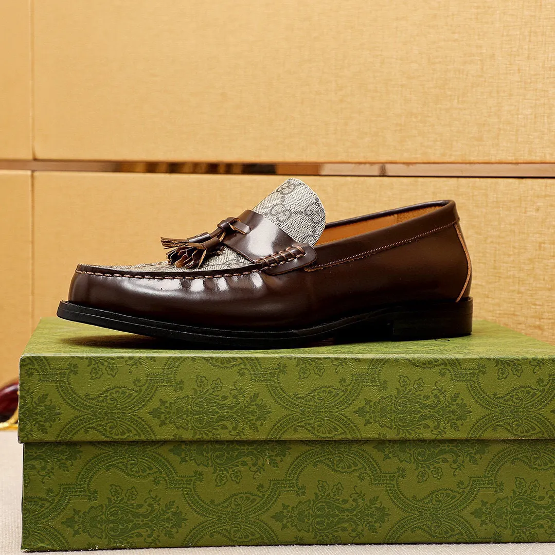 Men's shoes 💰480 💐 Product trademark: GUCCI "Gucci" casual leather shoes Regular size: 38-44 (45🉑️customized) Product materials: Selected imported first-layer open-edge beaded cowhide leather upper + luxury hardware buckle, imported water-dyed cowhide leather lining. Strong three-dimensional visual effect, combined outsole Color: 3⃣️colors available